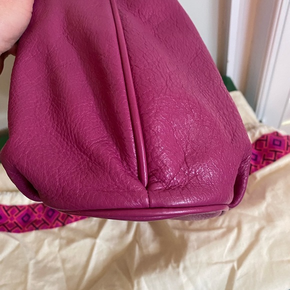 Tory Burch Thea Pebbled Leather Hobo Bag in Wildflower Pink Plum Purple - Picture 10 of 13